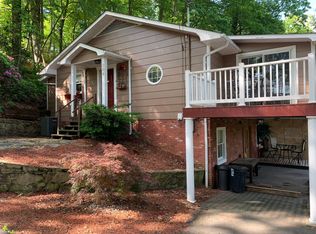 206 Breezemont Dr, Waynesville, NC 28786