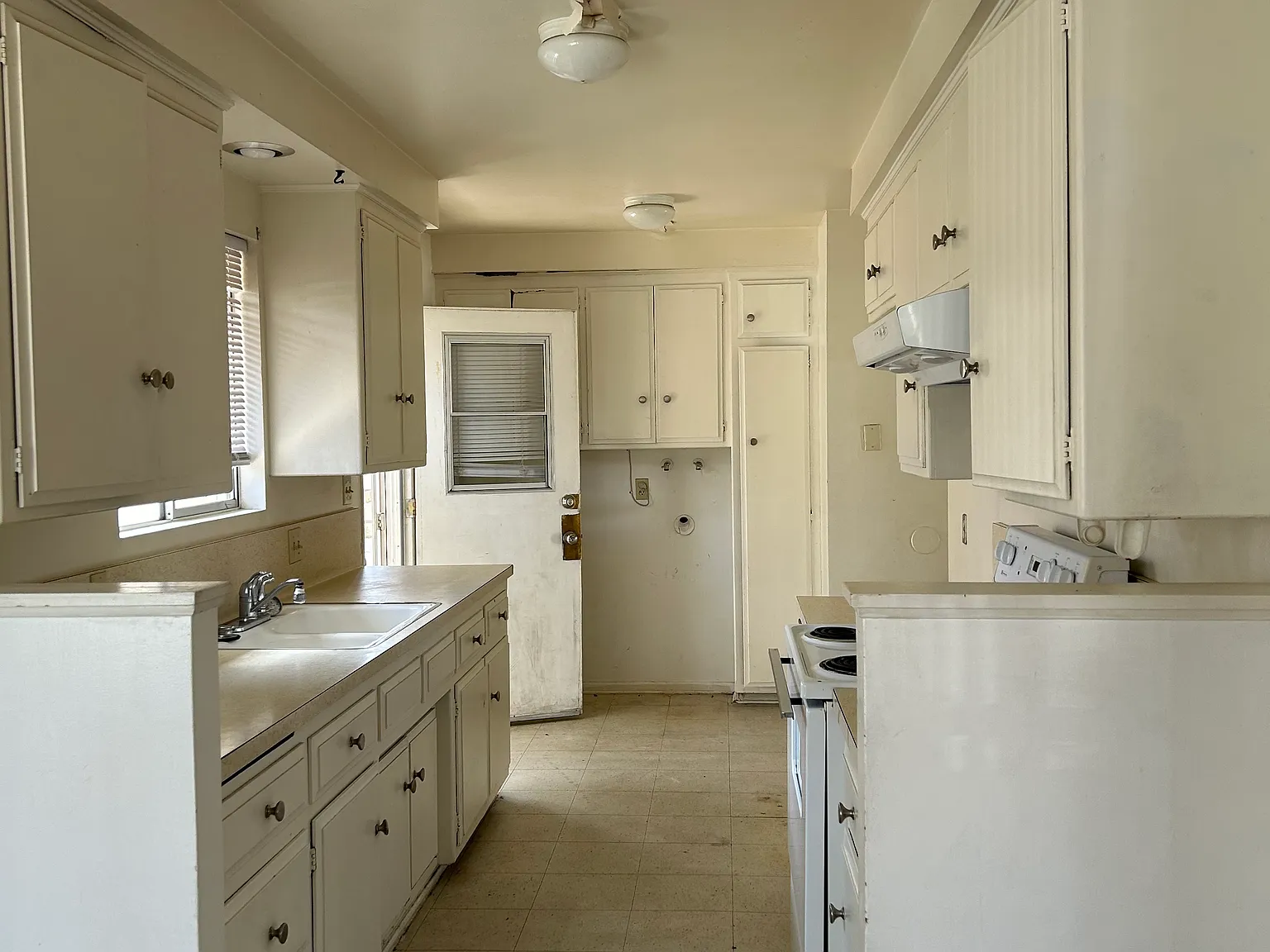 2 bed, 1000 sqft, $1,700 — Photo 4