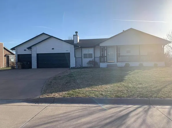 605 Clover Ln, Hesston, KS 67062