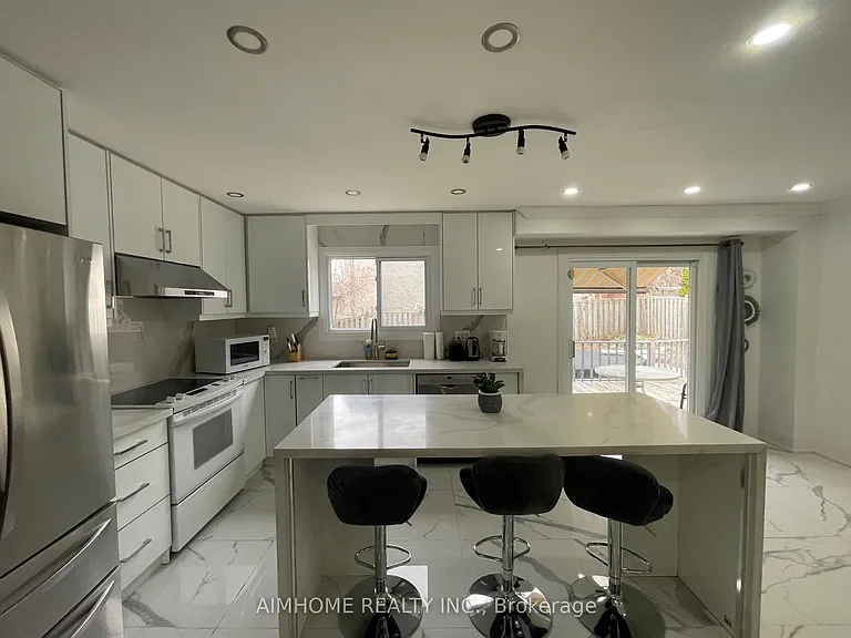 166 Fincham Ave #MAIN — Photo 5