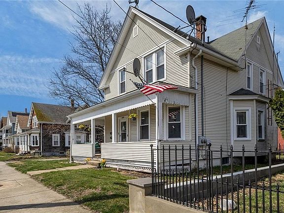 3rd image of 469 Winter St