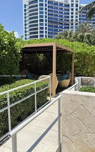 5875 Collins Ave #708 — Photo 24