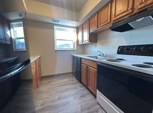 360 Maryland Ave APT 300, Oakmont, PA 15139