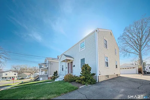 424 Rockwell Ave #1 Photo 1