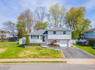 68 Jamaica Ave, Plainview, NY 11803