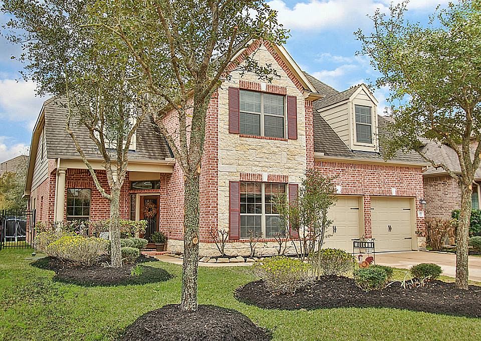 1st image of 210 N Vershire Cir