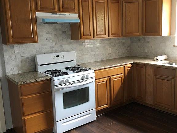 3rd image of 1205 S Peachtree Rd