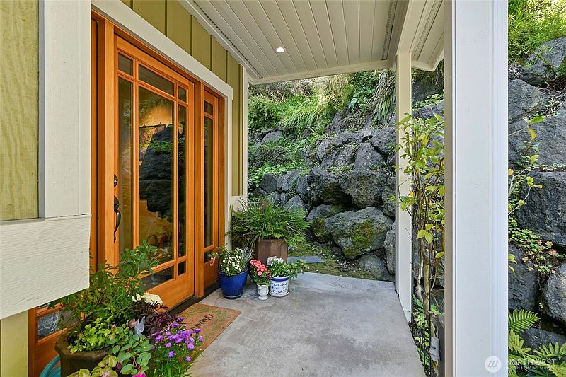 3rd image of 474 Glen Hollow Place SW