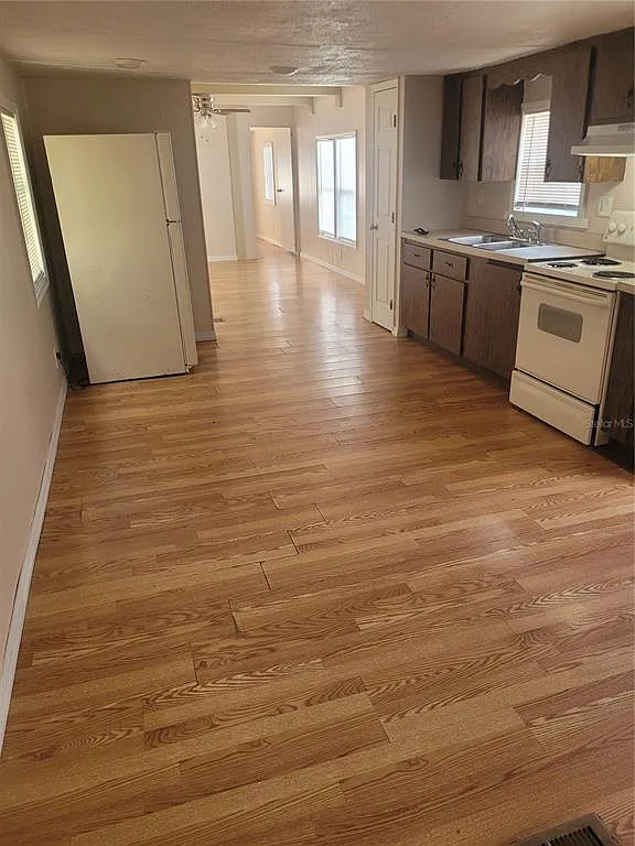 2 bed, 2.0 bath, 792 sqft, $1,200 — Photo 4