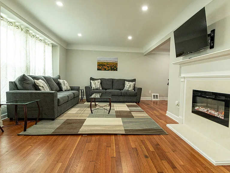 3898 Salisbury Rd — Photo 5