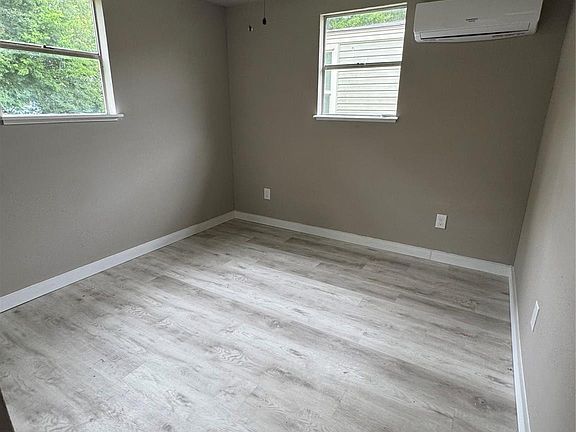 4th image of 5734 Grant Ave
