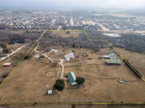 1827 Dr Sanders Rd, Crossroads, TX 76227