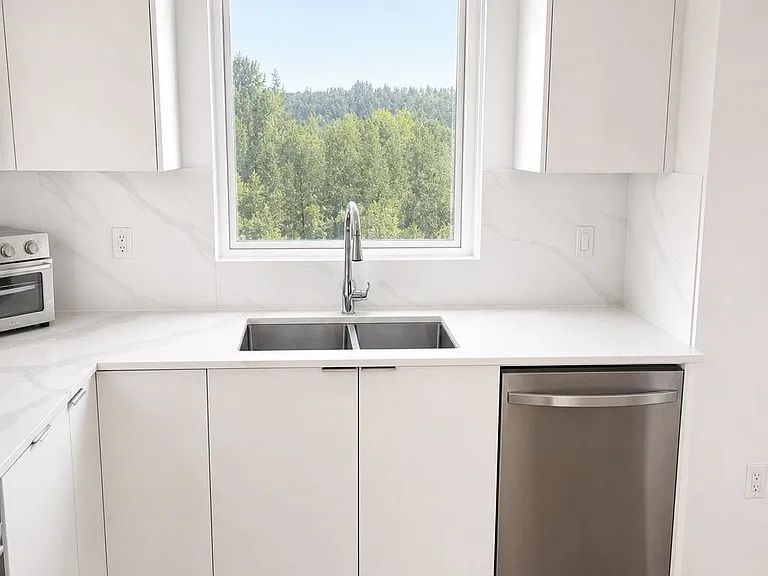 2331 Kelly Ave #5XX — Photo 5