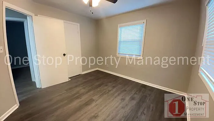 5714 NE 49th St — Photo 13