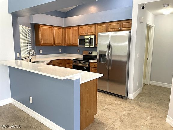 4th image of 200 W 17th St