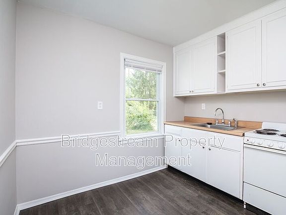 4th image of 708 Winston Dr