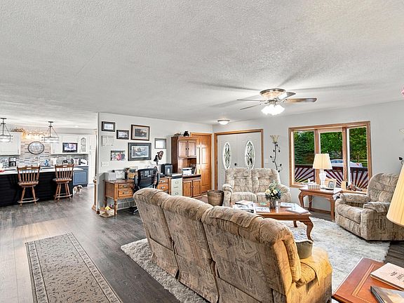 5th image of 521 E Lightner Ave