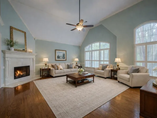 8805 River Rise Dr, Cordova, TN 38016