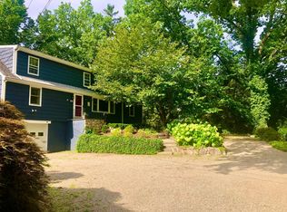 33 Raymond St, New Canaan, CT 06840