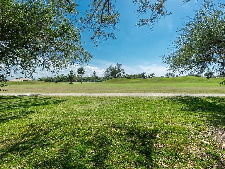 26162 Stillwater Cir — Photo 20