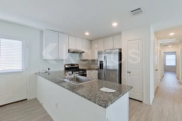 14318 Calaveras Crk — Photo 5