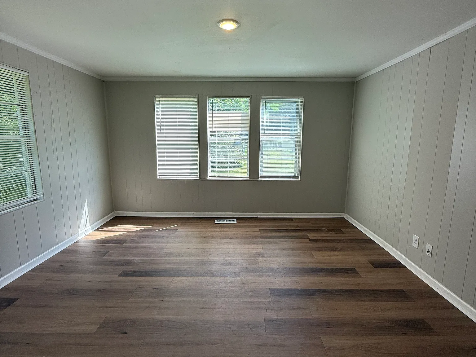 3 bed, 1190 sqft, $1,100 — Photo 4