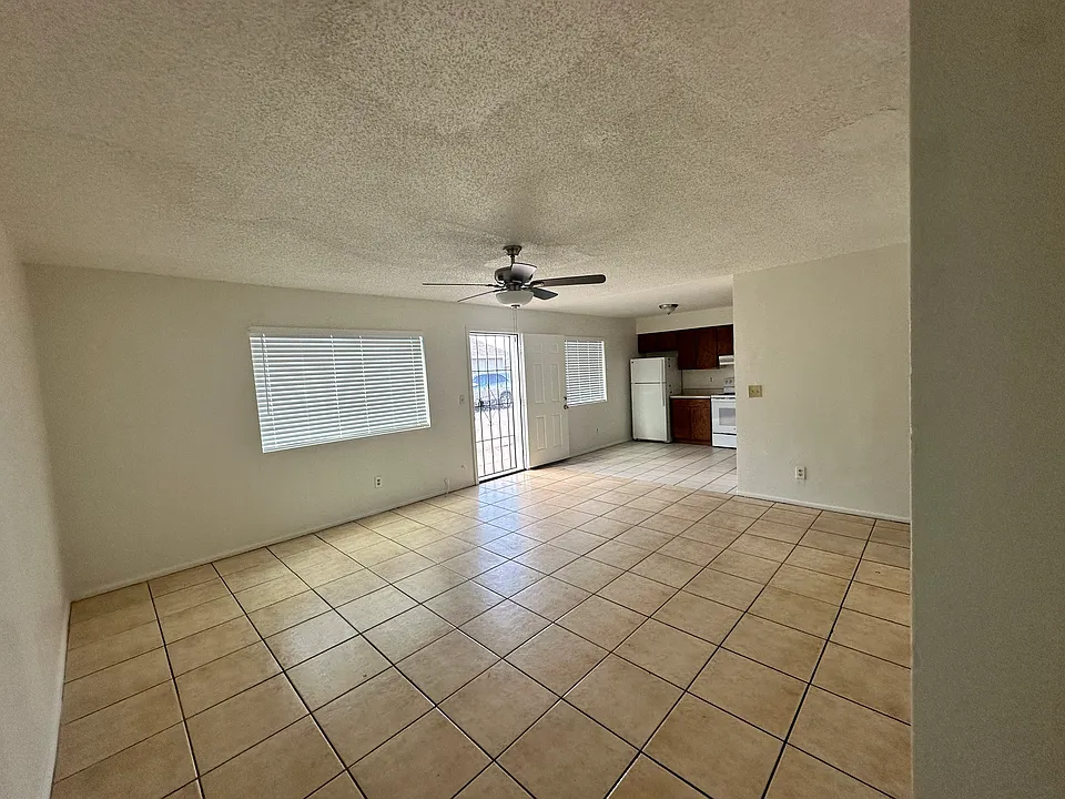 1625 E Wood St #102