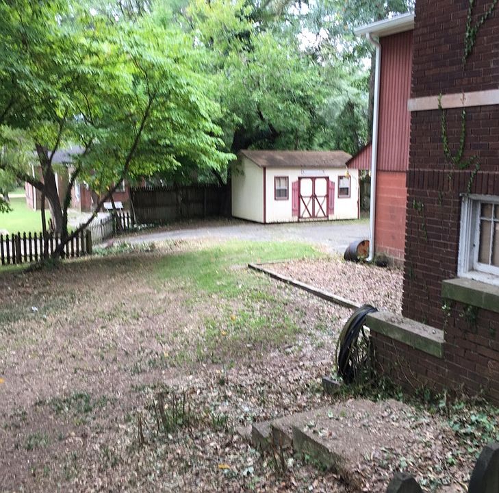 2nd image of 142 Terrace Pl