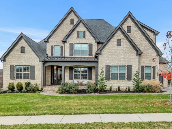 5821 Wagonvale Dr, Arrington, TN 37014