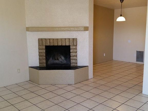 5th image of 2701 N Fontana Ave