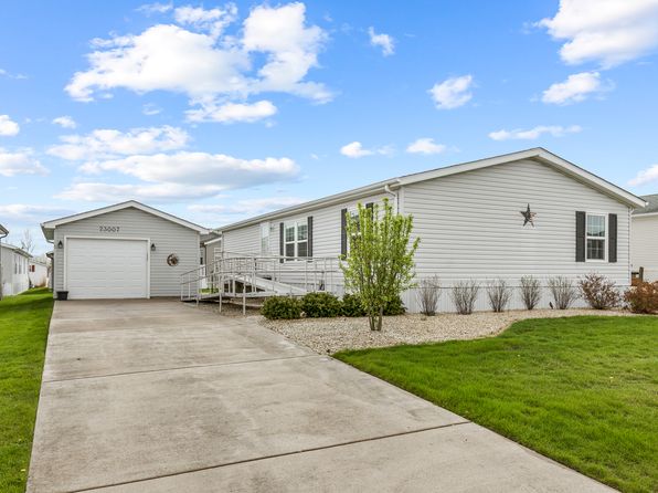 23007 S Balmoral Dr, Frankfort, IL 60423
