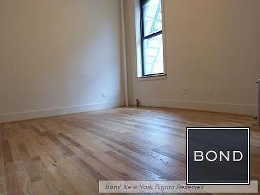 Rented by Bond New York | media 22