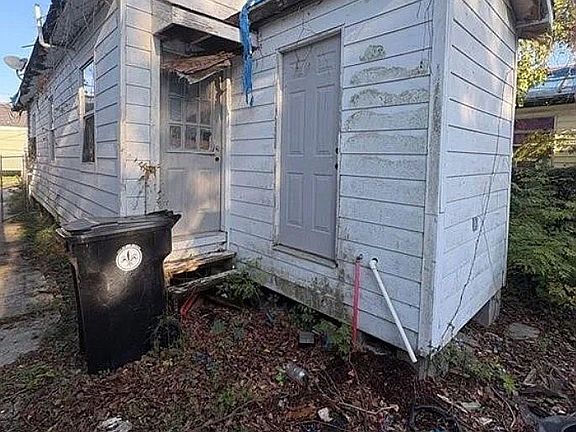 2nd image of 9006 Cohn St