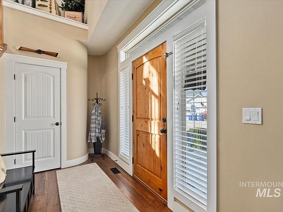 2nd image of 6124 S Acheron Ave