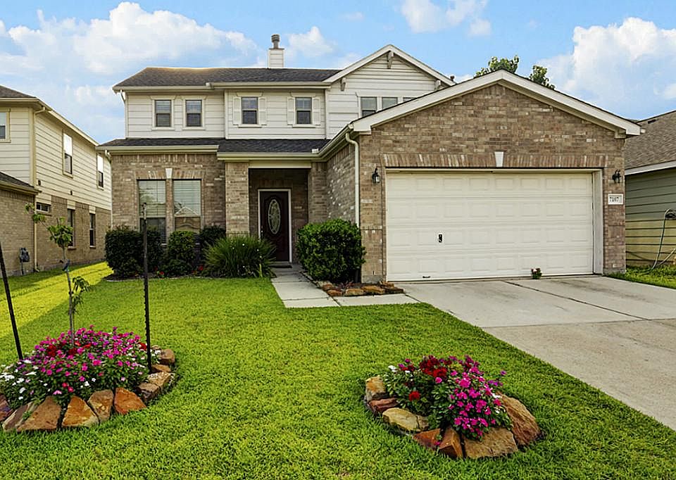 WOW!!!! Look at this Gorgeous brick/ 2 story home. Spacious house that looks like new,