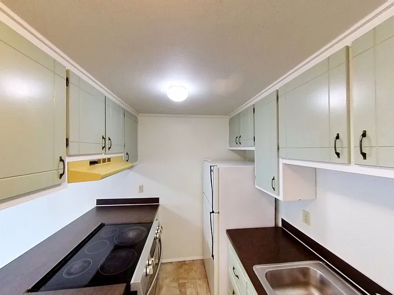 Kendal Court Apartments, 2 Bedroom, 1 Bathroom Apartments for Rent! — Photo 8