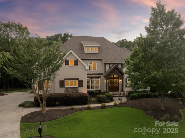 1221 Hadley Park Ln, Matthews, NC 28104