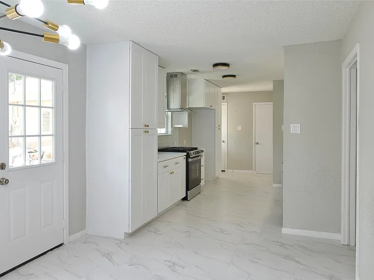 5111 Pinewilde Dr — Photo 17