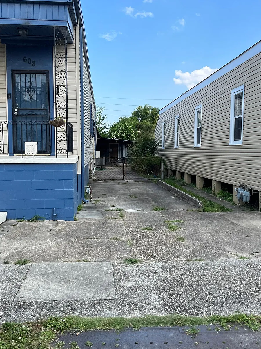 Building Photo - 608 Wagner St