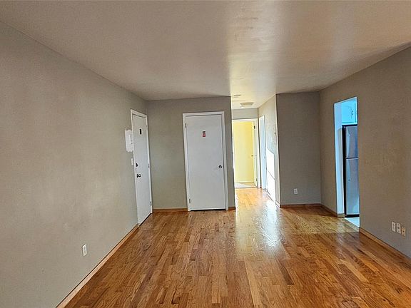 2nd image of 276 Parkside Dr