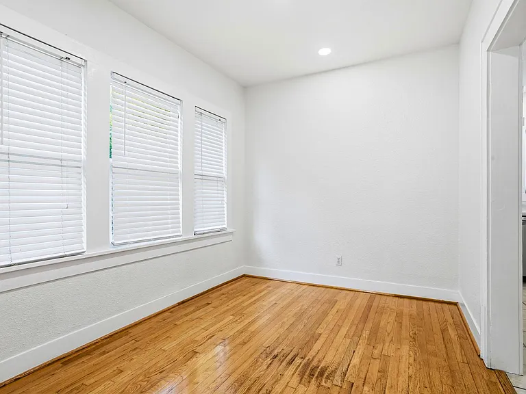 1705 Virginia Pl — Photo 8