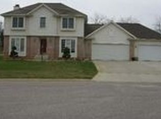 2033 E Barberry Dr, Warsaw, IN