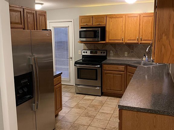 3rd image of 949 N El Paso Dr