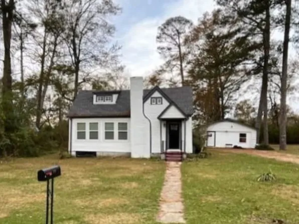 281 N Davis St, Forest, MS 39074