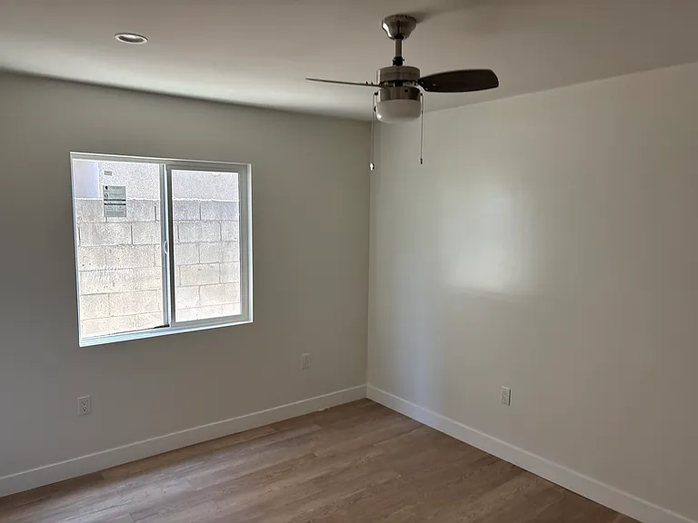 10422 S Broadway #1/2 — Photo 11