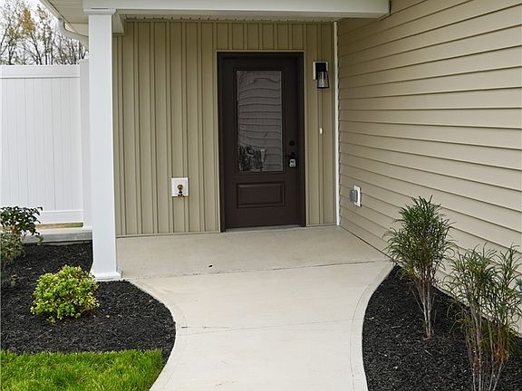 3rd image of 546 Reed Ave