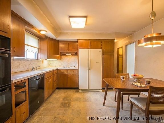3rd image of 16207 86th Street
