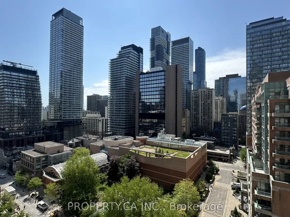 909 Bay St, Toronto, ON