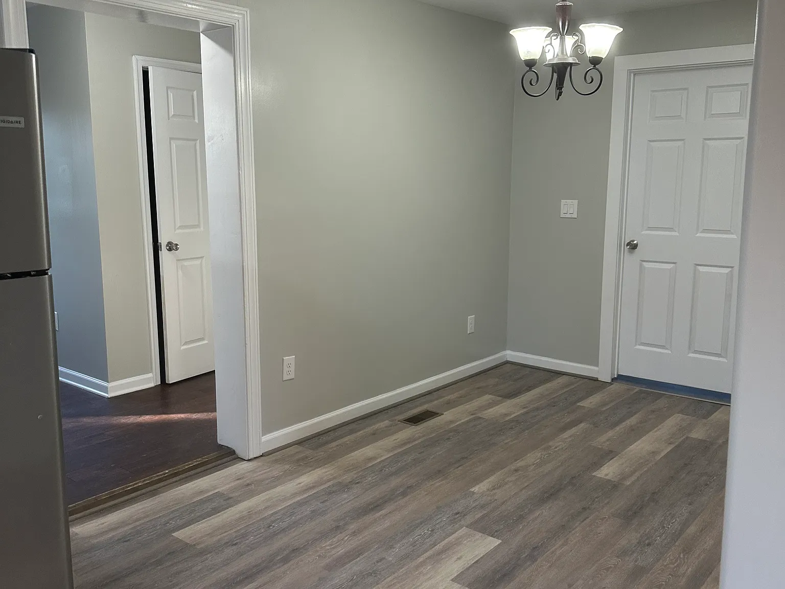 3 bed, 1.5 bath, $1,800 — Photo 2