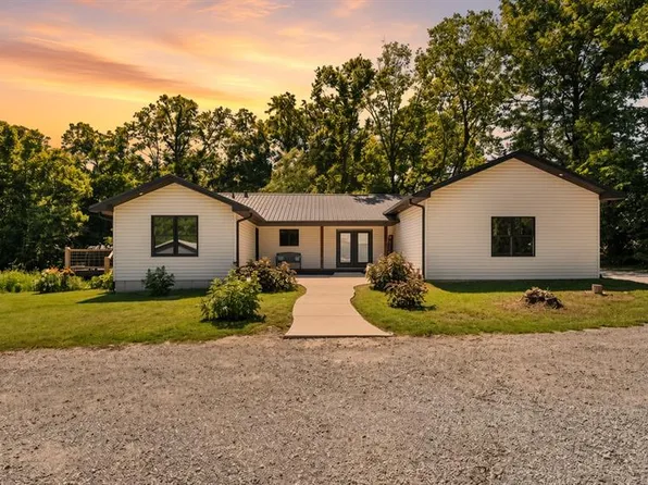 7572 Best Ln, Alhambra, IL 62001